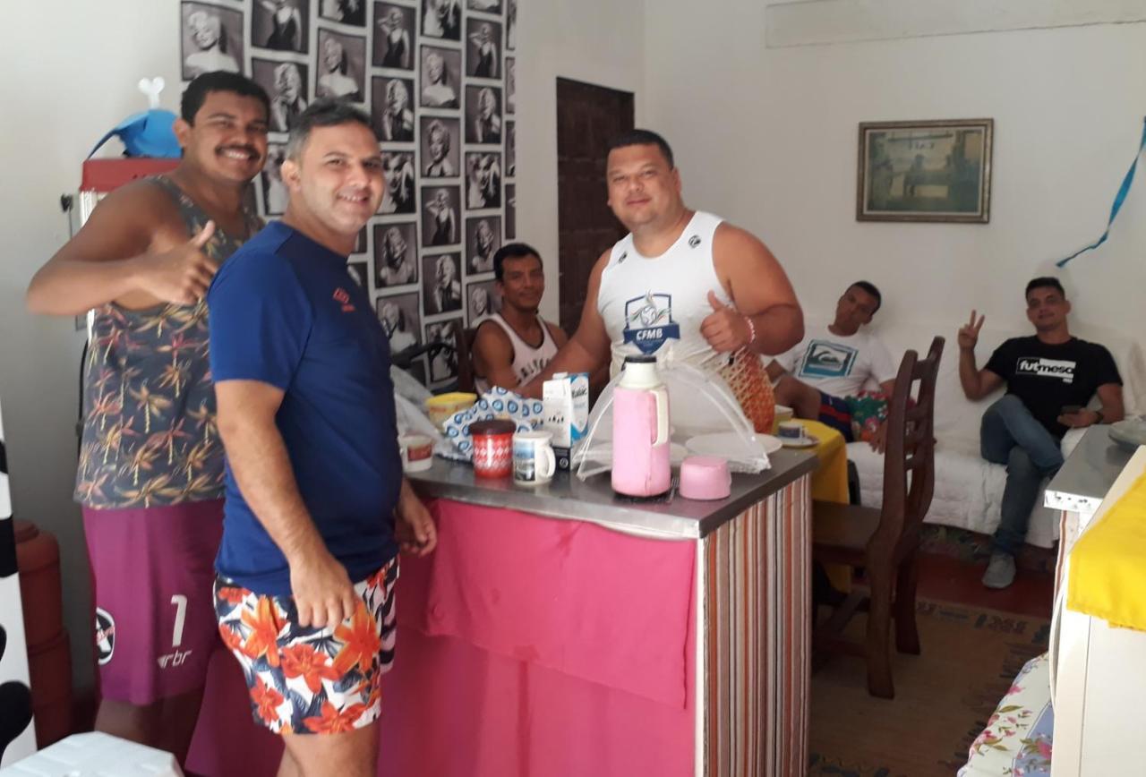 Perto Do Aeroporto De Salvador - Dona Pitanga Hostel Лауро-де-Фрейтас Екстер'єр фото